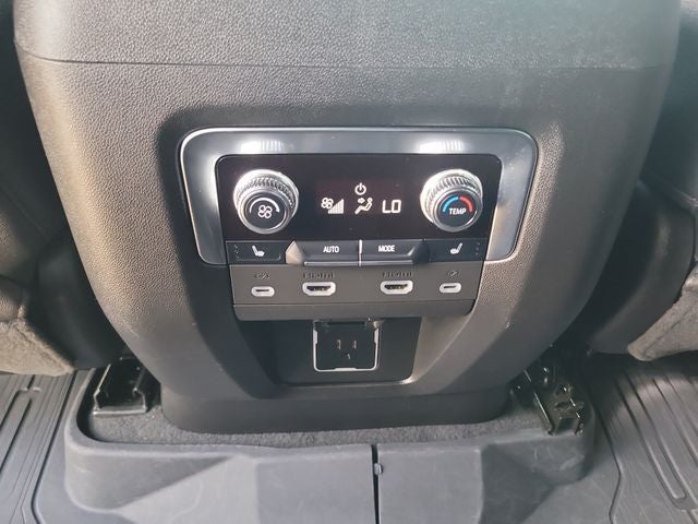 2023 GMC Yukon XL SLT LUXURY PACKAGE