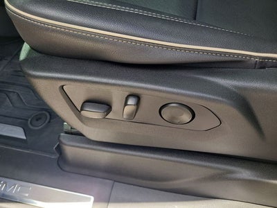 2023 GMC Yukon XL SLT LUXURY PACKAGE