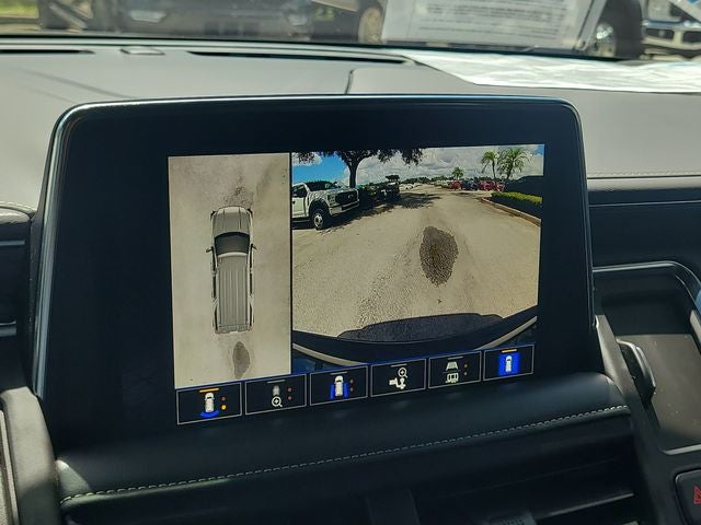 2023 GMC Yukon XL SLT LUXURY PACKAGE