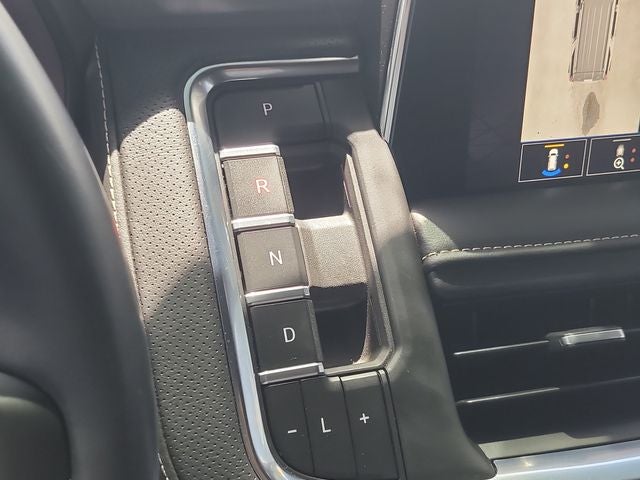 2023 GMC Yukon XL SLT LUXURY PACKAGE