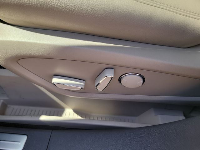 2022 Lincoln Nautilus Standard PREMIUM