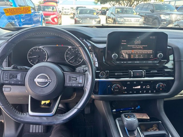 2022 Nissan Pathfinder SV V-6