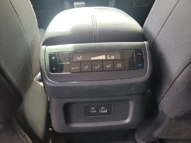 2022 Nissan Pathfinder SV V-6
