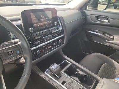 2022 Nissan Pathfinder SV V-6
