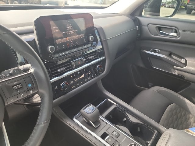 2022 Nissan Pathfinder SV V-6