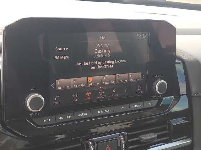 2022 Nissan Pathfinder SV V-6