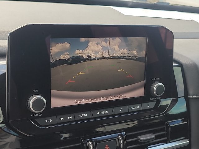 2022 Nissan Pathfinder SV V-6