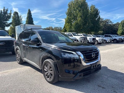 2022 Nissan Pathfinder SV V-6