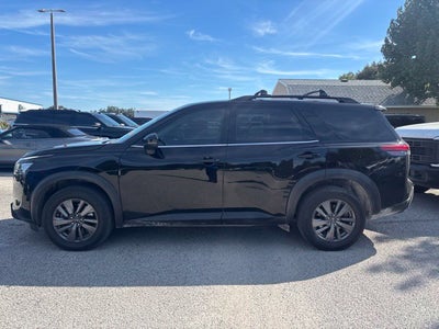 2022 Nissan Pathfinder SV V-6