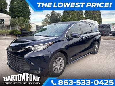 2021 Toyota Sienna XLE 8 Passenger