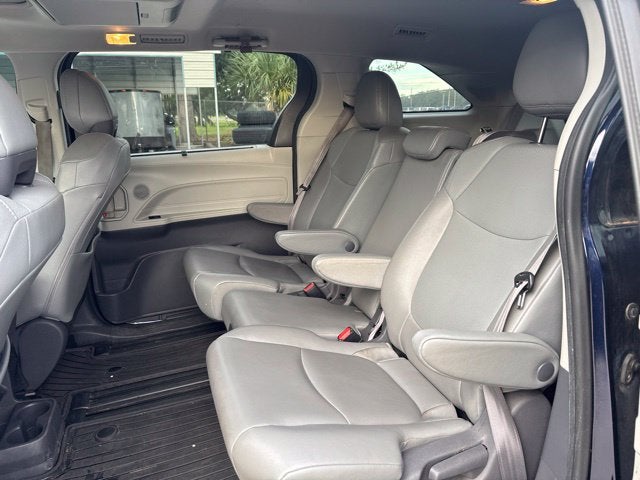 2021 Toyota Sienna XLE 8 Passenger