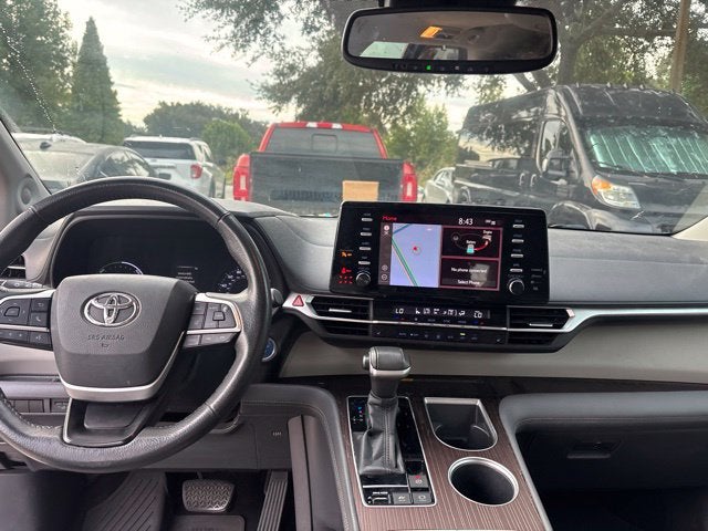 2021 Toyota Sienna XLE 8 Passenger