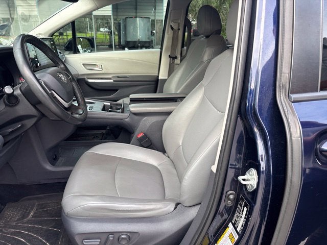 2021 Toyota Sienna XLE 8 Passenger