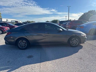 2024 Hyundai Elantra SEL