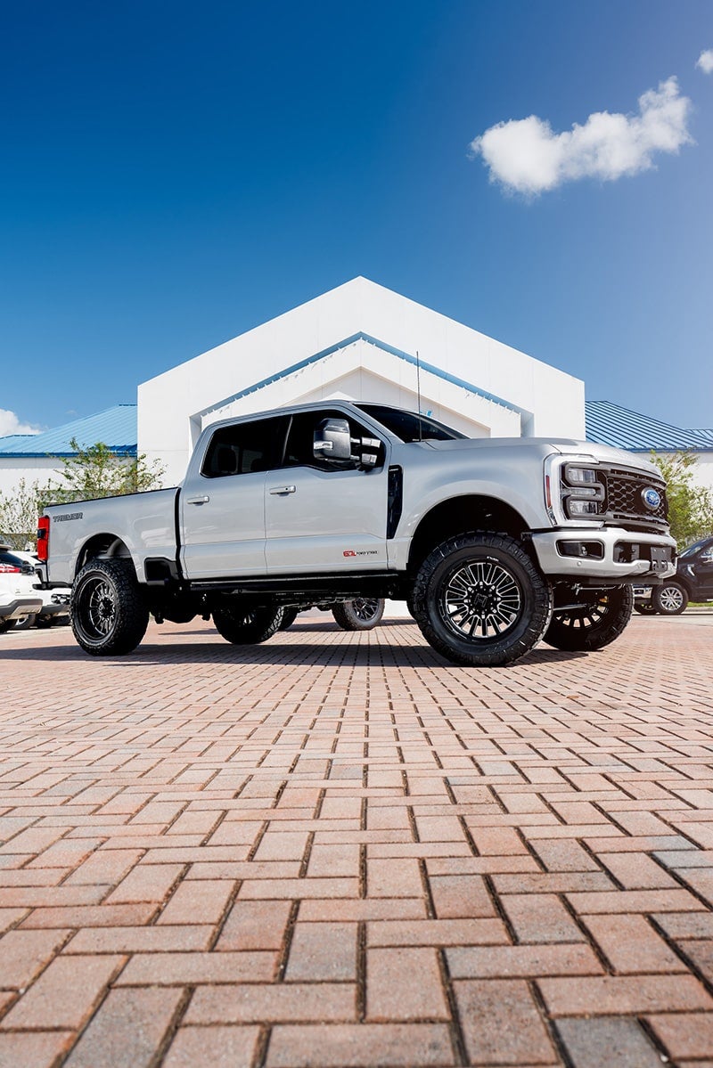 2024 Ford F-350 Lift exterior